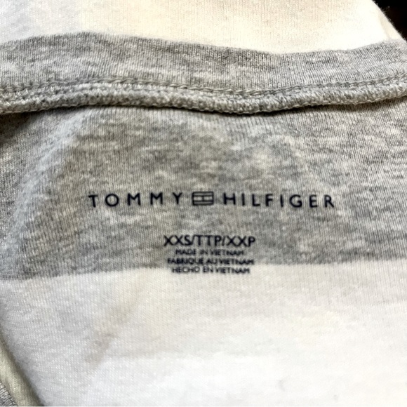 💠3/$10 TOMMY HILFIGER Long Sleeves Stripe Shirt - Picture 4 of 4